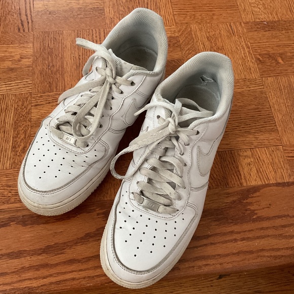 Men’s Nike White Air Forces - Picture 6 of 6